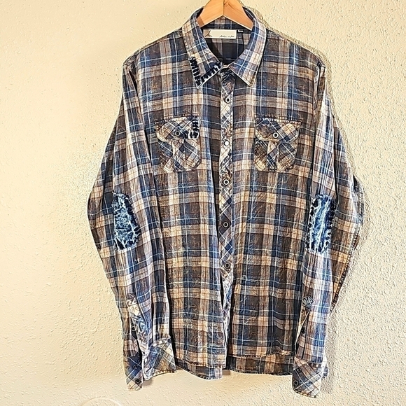 ARTISANU de Luxe Button-Down Shirt. - Picture 1 of 7